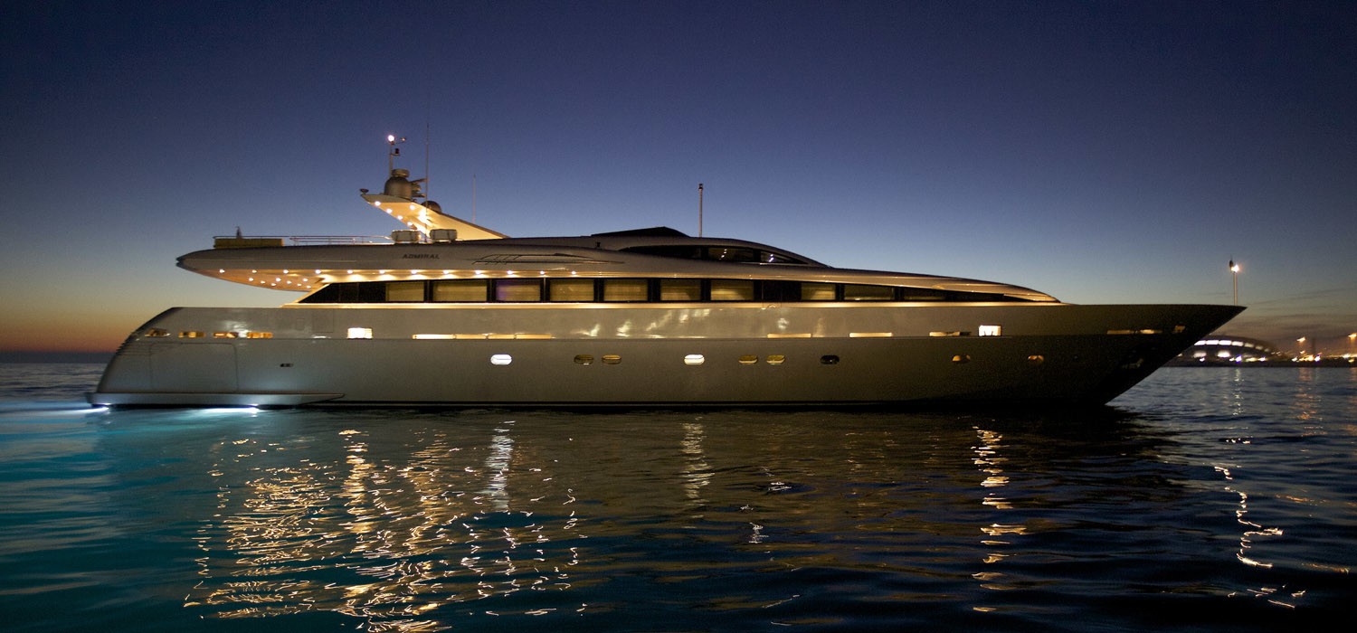 AQUA Yacht Charter Details, Admiral 40 | CHARTERWORLD Luxury Superyachts